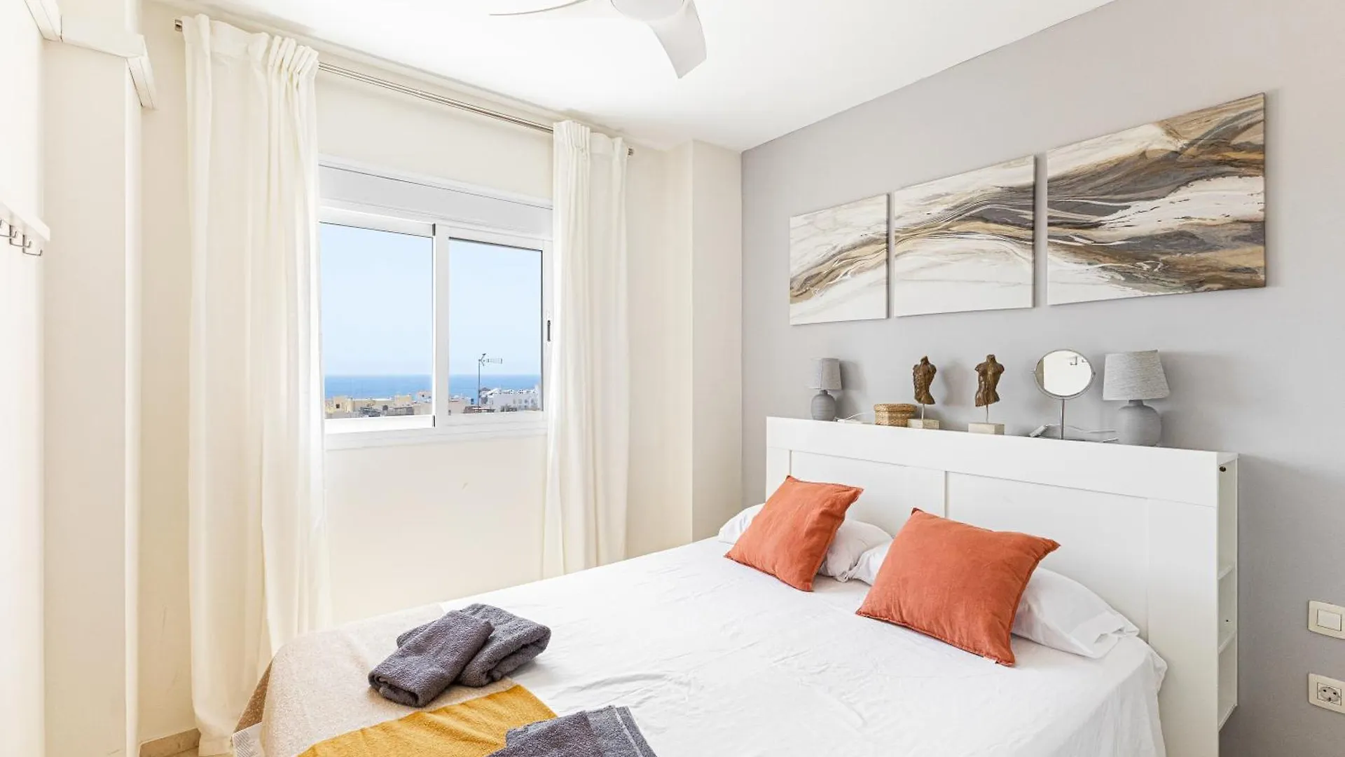 3 Bedroom Apartment With Private Rooftop Terrace Nerja Ισπανία